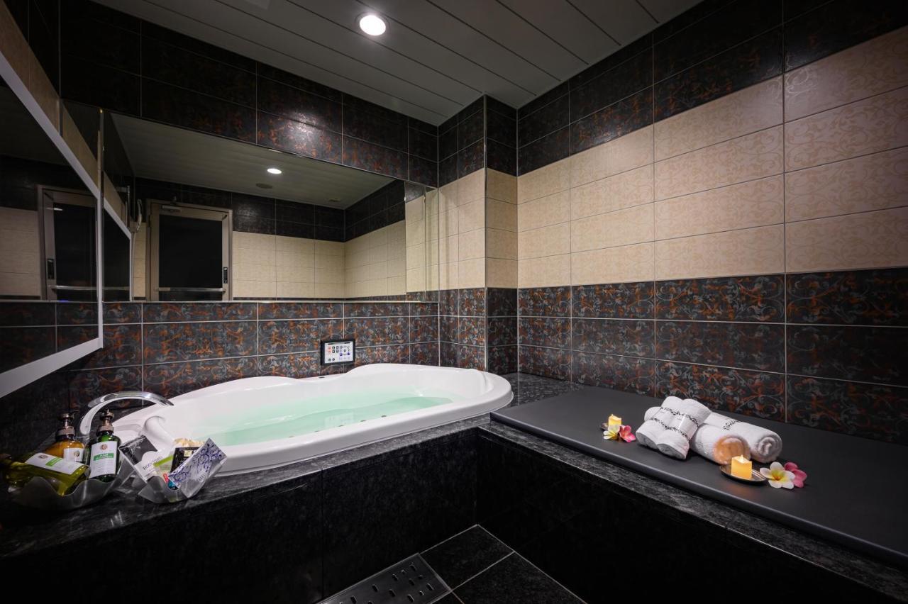 Hotel Dior7つくば Tsuchiura Bagian luar foto