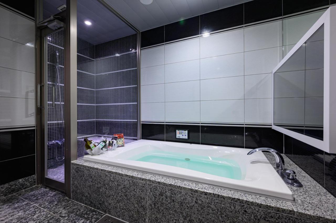 Hotel Dior7つくば Tsuchiura Bagian luar foto